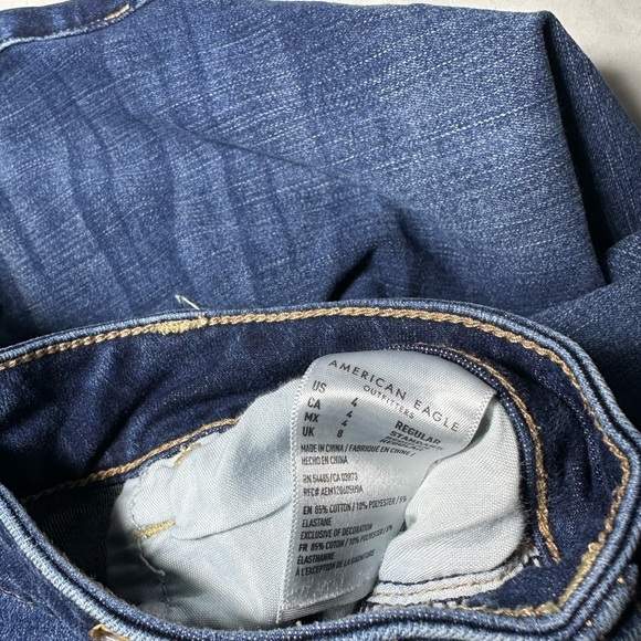 American eagle size 4 jeans no holes dark wash - Picture 3 of 3